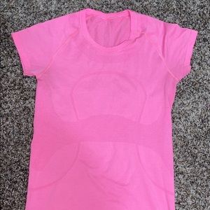 swiftly tech lululemon shirt